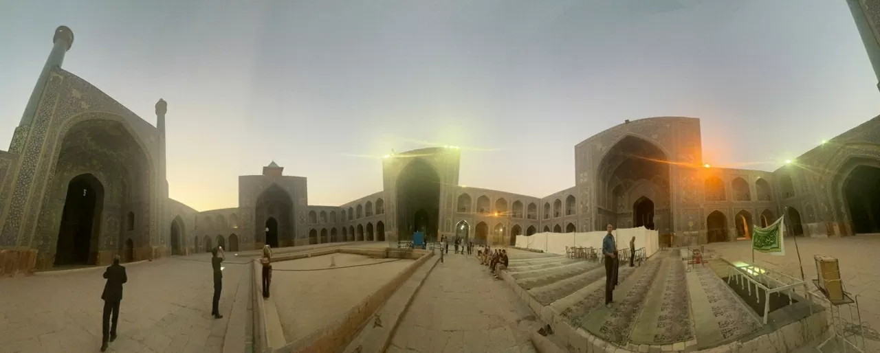 Delegation of Vietnamese Embassy in Iran pays a working visit to Esfahan Province Delegation of Vietnamese Embassy in Iran pays a working visit to Esfahan Province