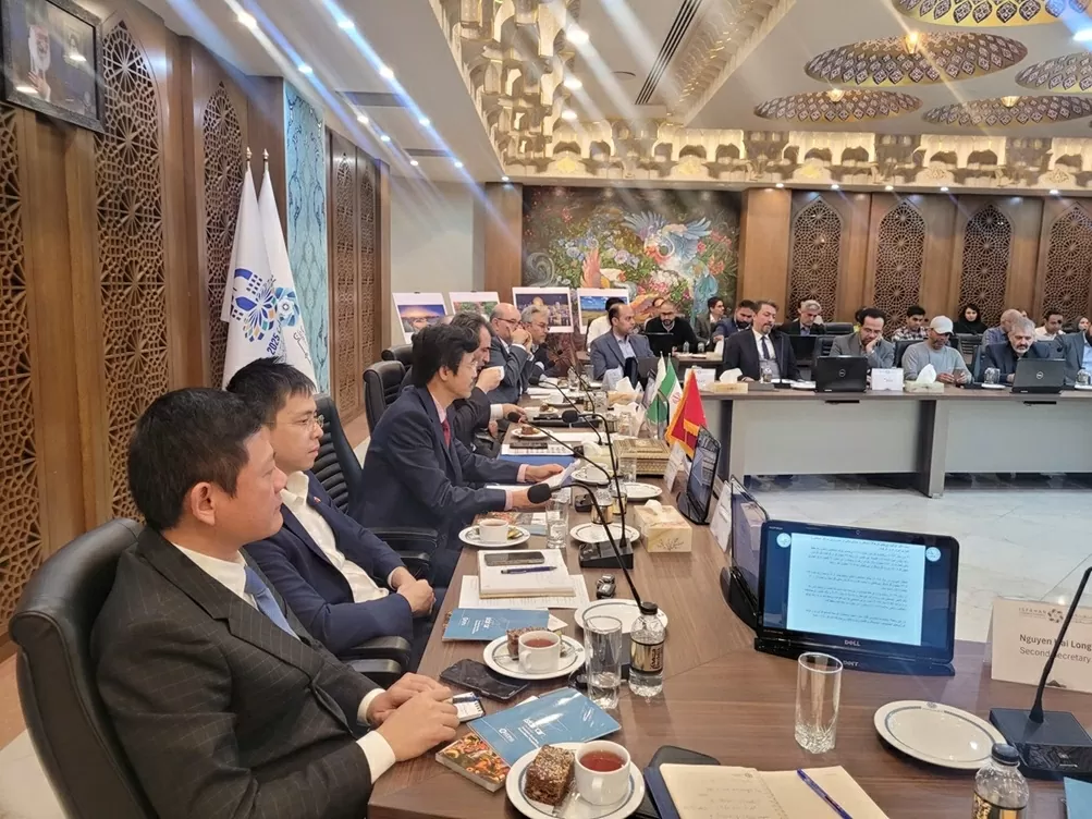 Delegation of Vietnamese Embassy in Iran pays a working visit to Esfahan Province