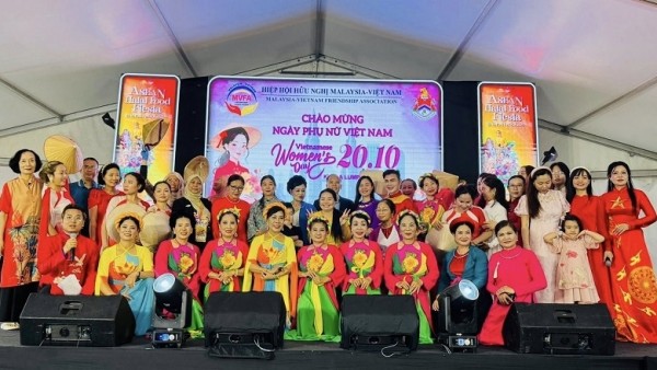 Vietnamese beauty shines at ASEAN Cultural Festival in Malaysia