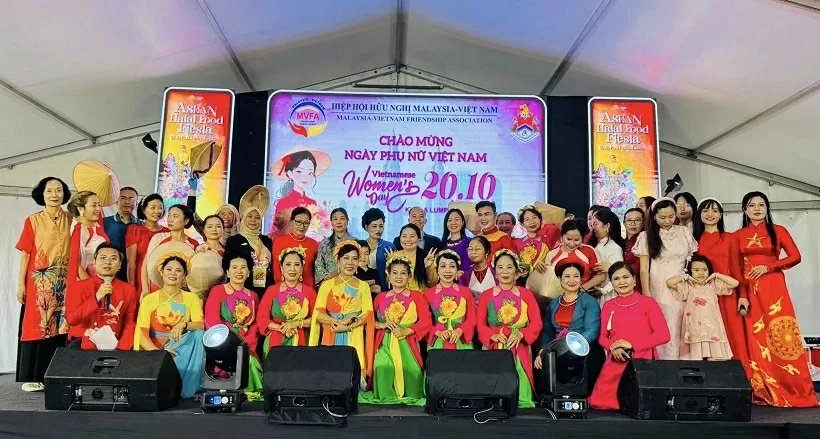 Vietnamese beauty shines at ASEAN Cultural Festival in Malaysia