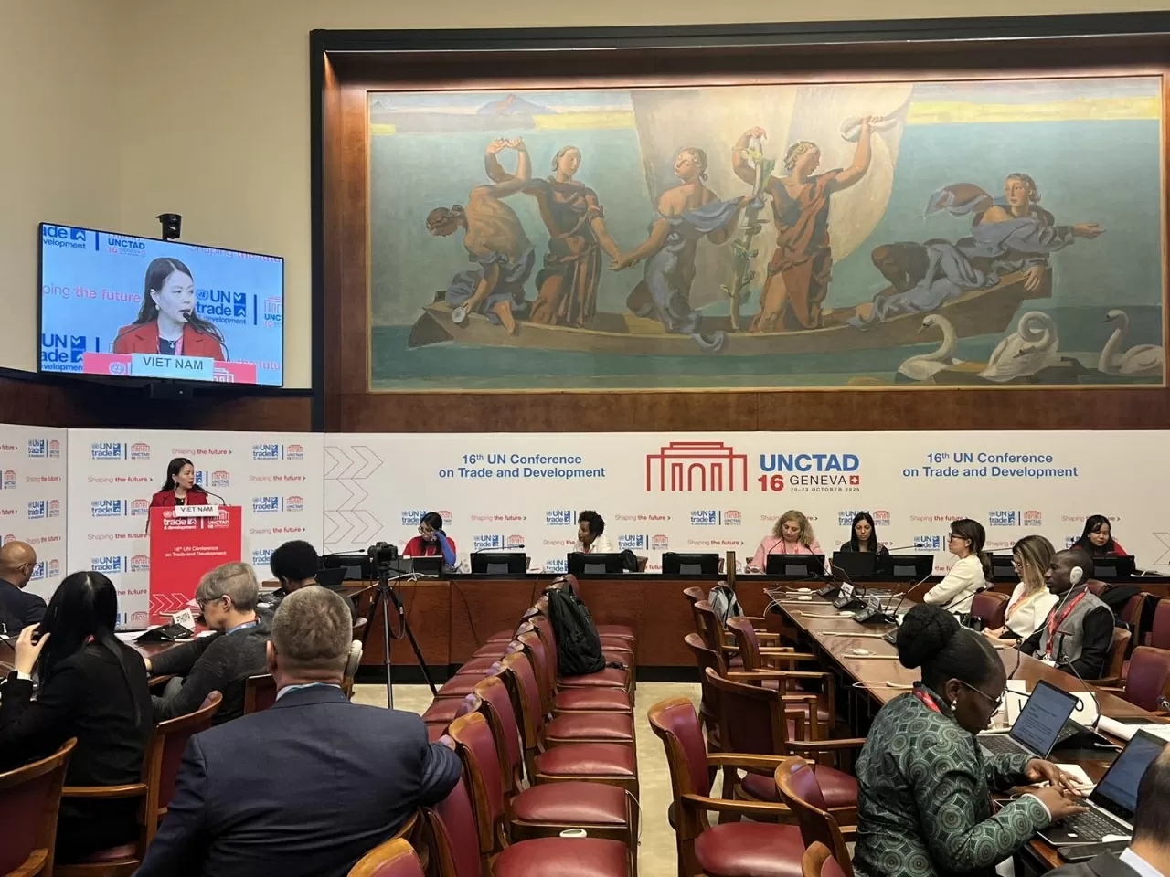 Deputy FM Nguyen Minh Hang attends UNCTAD 16 in Geneva, promoting sustainable economic transformation