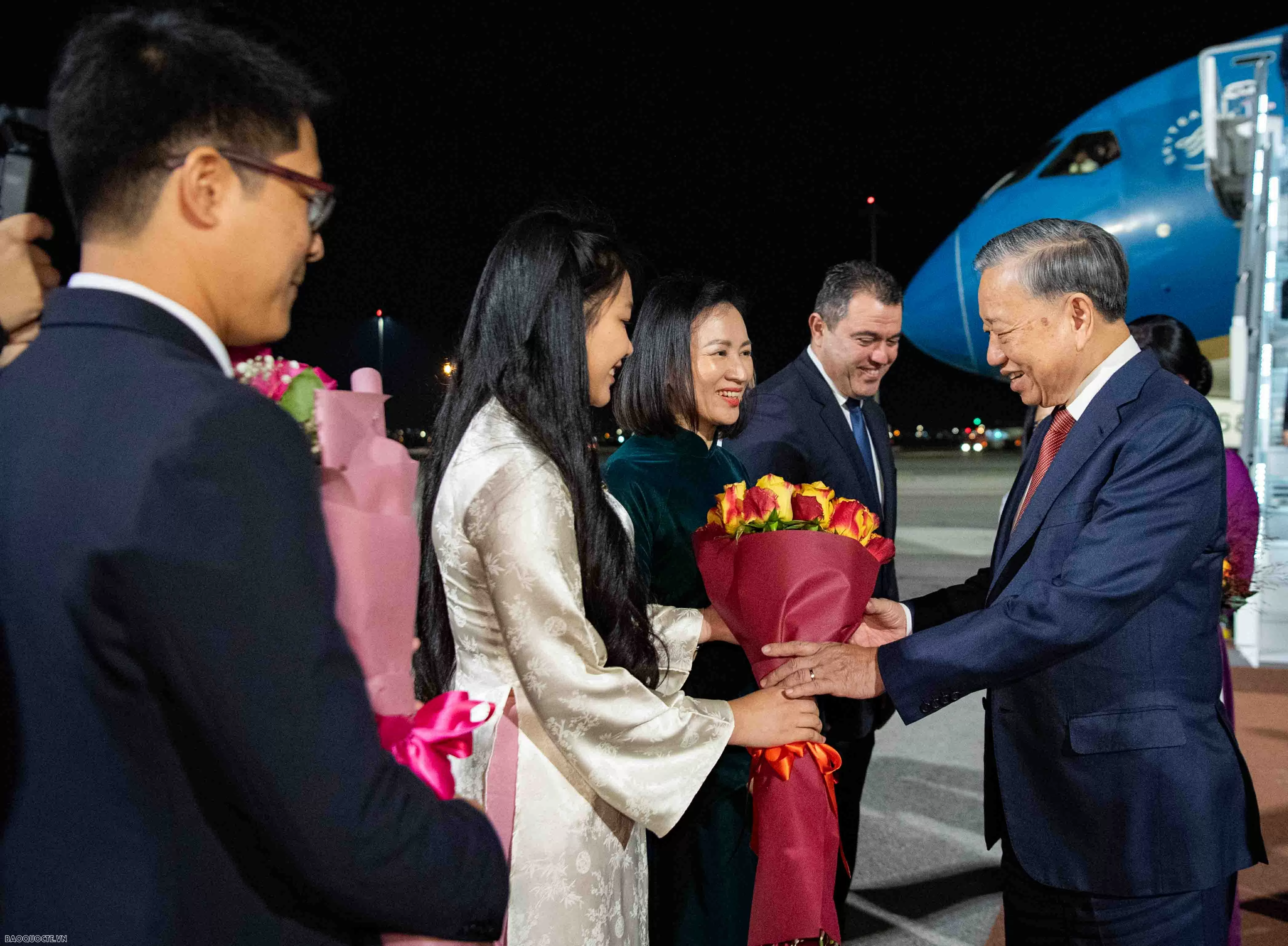 General Secretary To Lam and Spouse arrive in Sofia, beginning official visit to Bulgaria