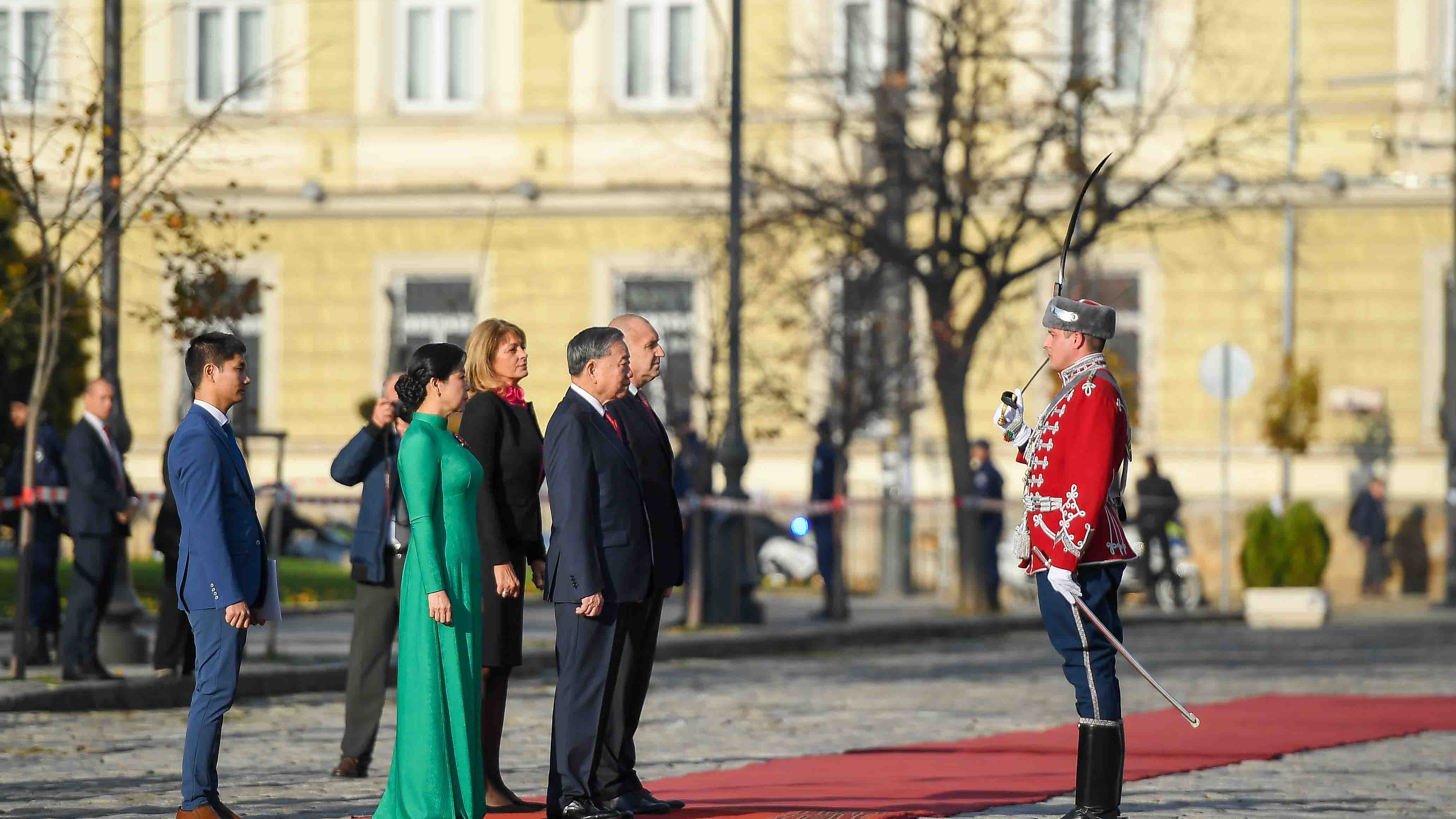 Welcome ceremony held for General Secretary To Lam and Spouse in Bulgaria