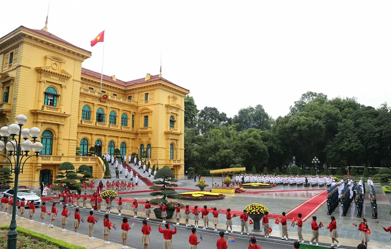 Welcome ceremony held for South African President Matamela Cyril Ramaphosa in Hanoi