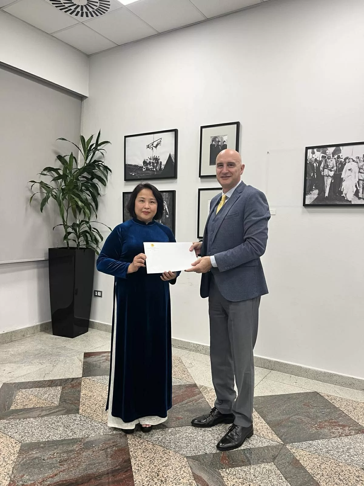 Vietnamese Ambassador presents Credentials to Albanian President
