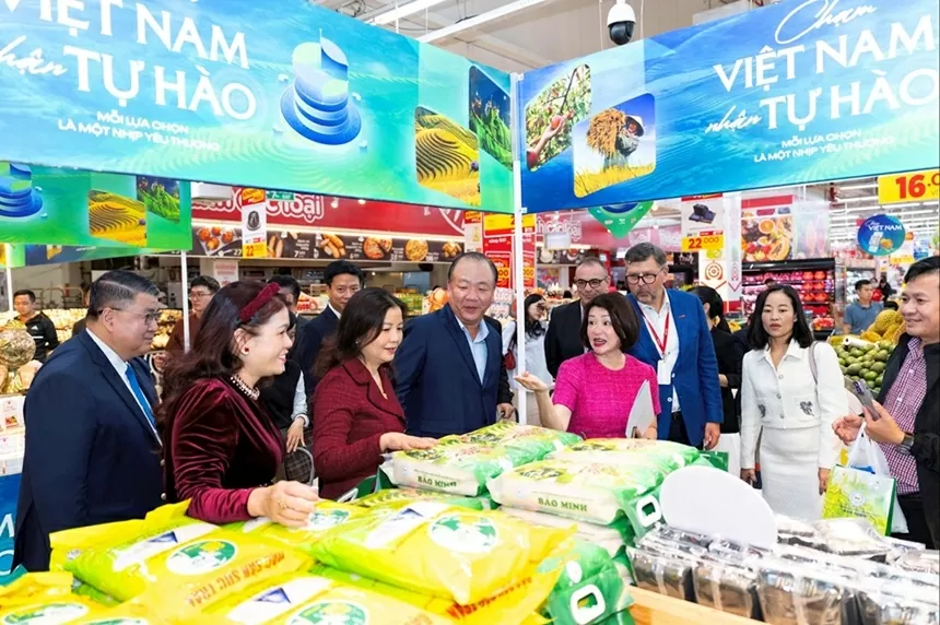 Napas and Central Retail Vietnam launch VietQR Pay Across GO! supermarkets nationwide Napas and Central Retail Vietnam launch VietQR Pay Across GO! supermarkets nationwide
