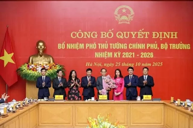 Le Hoai Trung appointed Minister of Foreign Affairs after National Assembly approval