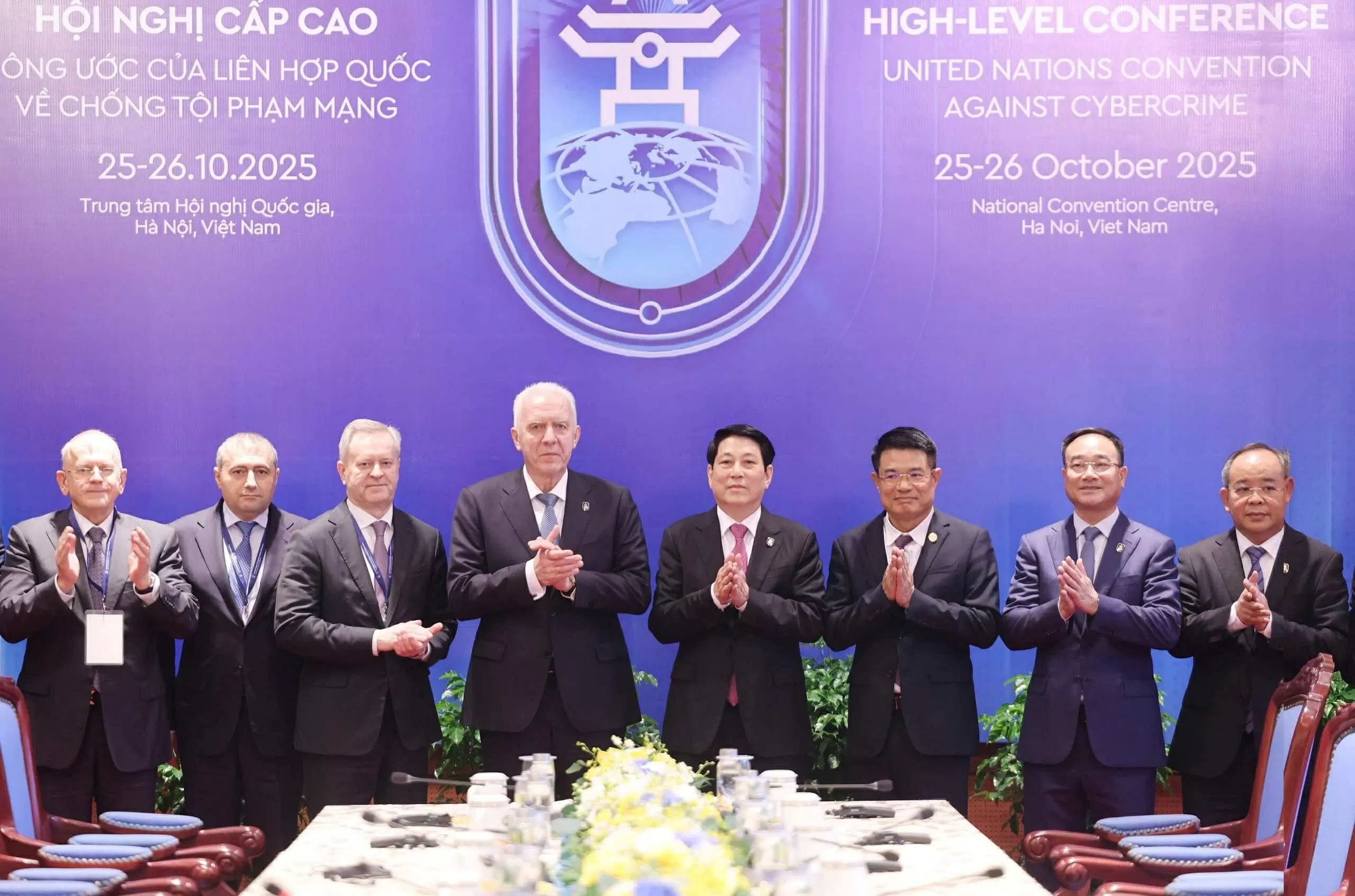 President Luong Cuong receives Russian Prosecutor General A.V. Gutsan