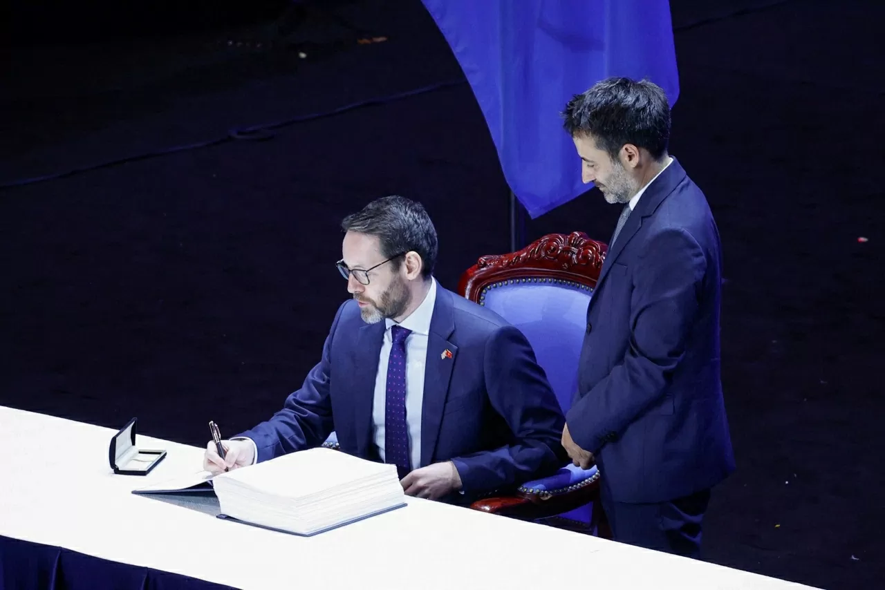 British Ambassador: Vietnam plays a crucial role in global efforts against cybercrime British Ambassador: Vietnam plays a crucial role in global efforts against cybercrime