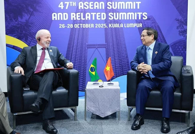Vietnamese PM Pham Minh Chinh meets with Cambodian, Canadian, Brazilian leaders on sidelines of 47th ASEAN Summit