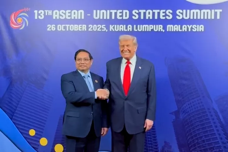 Prime Minister Pham Minh Chinh meets US President on 13th ASEAN–US Summit sidelines Prime Minister Pham Minh Chinh meets US President on 13th ASEAN–US Summit sidelines