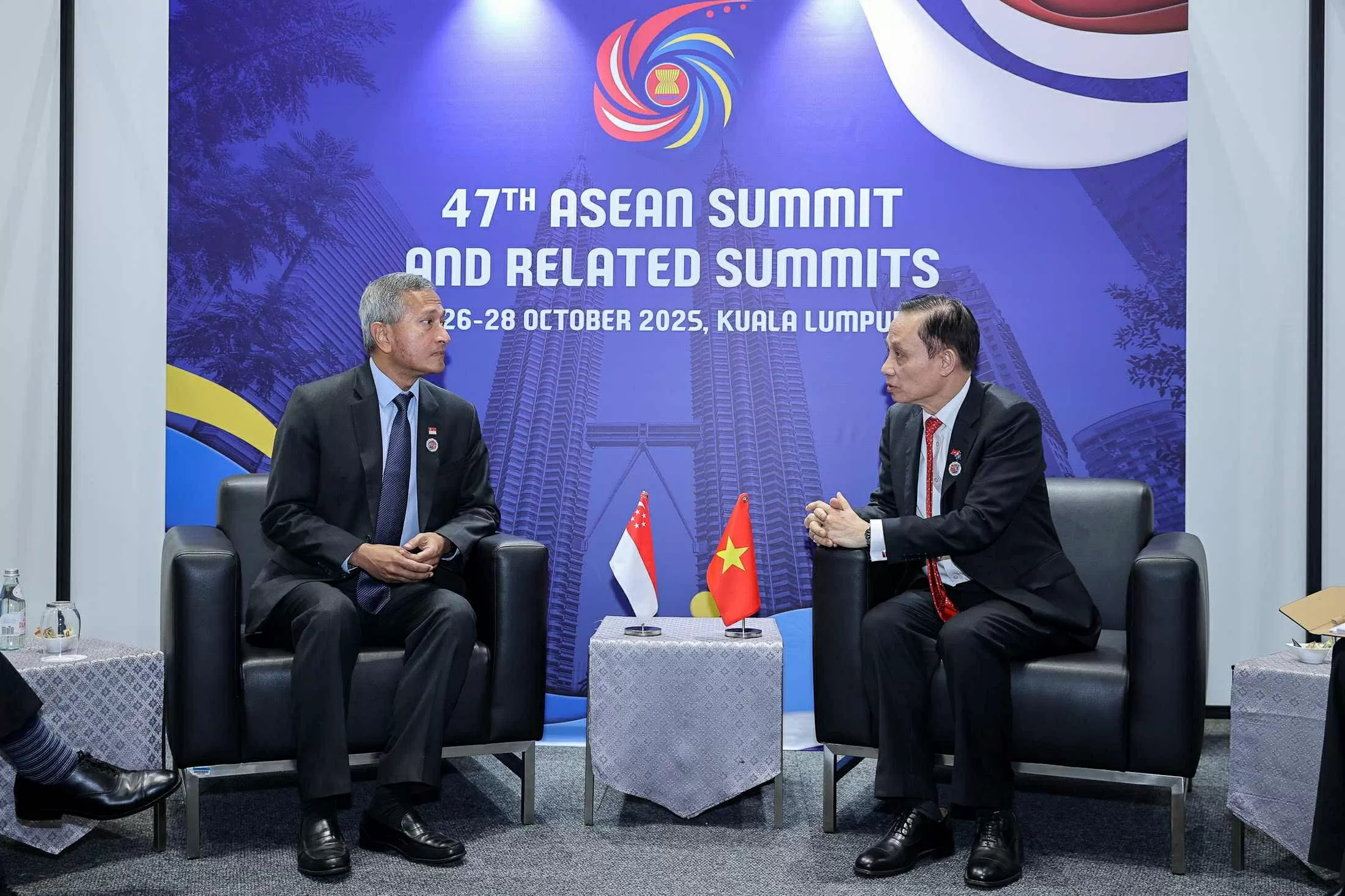 Foreign Minister Le Hoai Trung and Singaporean counterpart agree to promote comprehensive cooperation Foreign Minister Le Hoai Trung and Singaporean counterpart agree to promote comprehensive cooperation