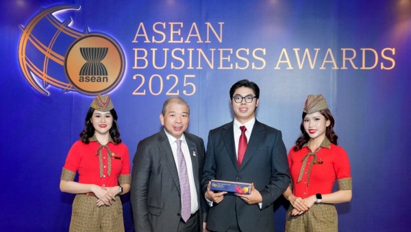 Vietjet honored at the ASEAN Business Awards 2025, affirming its leading position in regional aviation