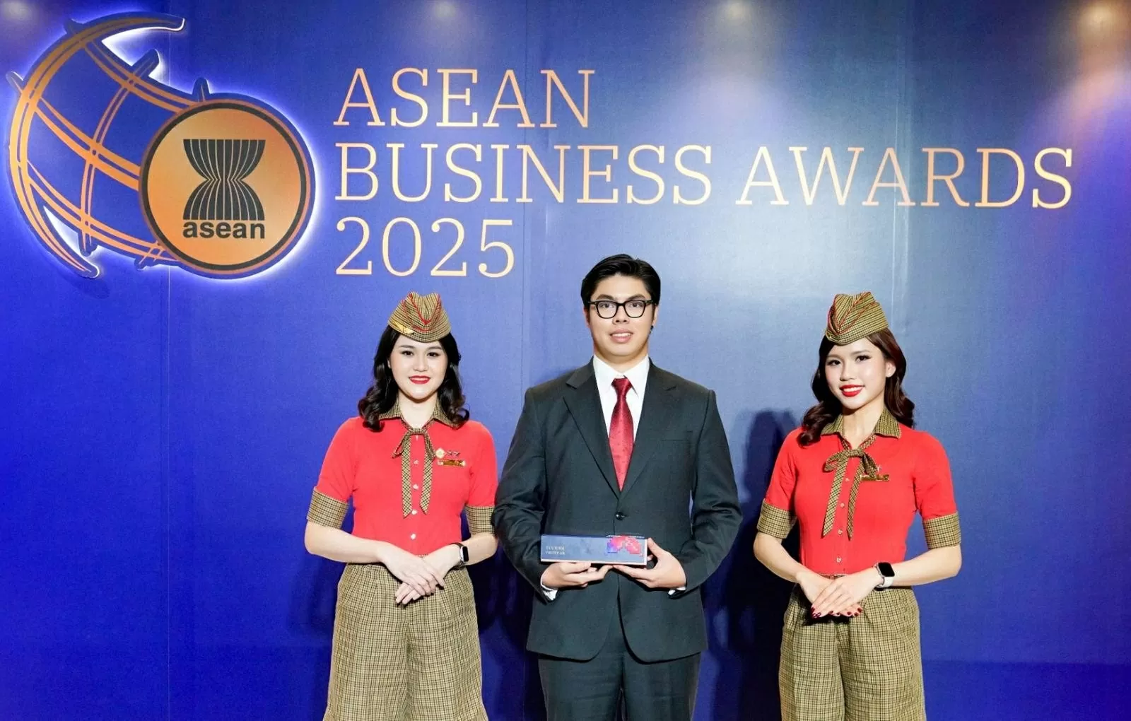 Vietjet honored at the ASEAN Business Awards 2025, affirming its leading position in regional aviation