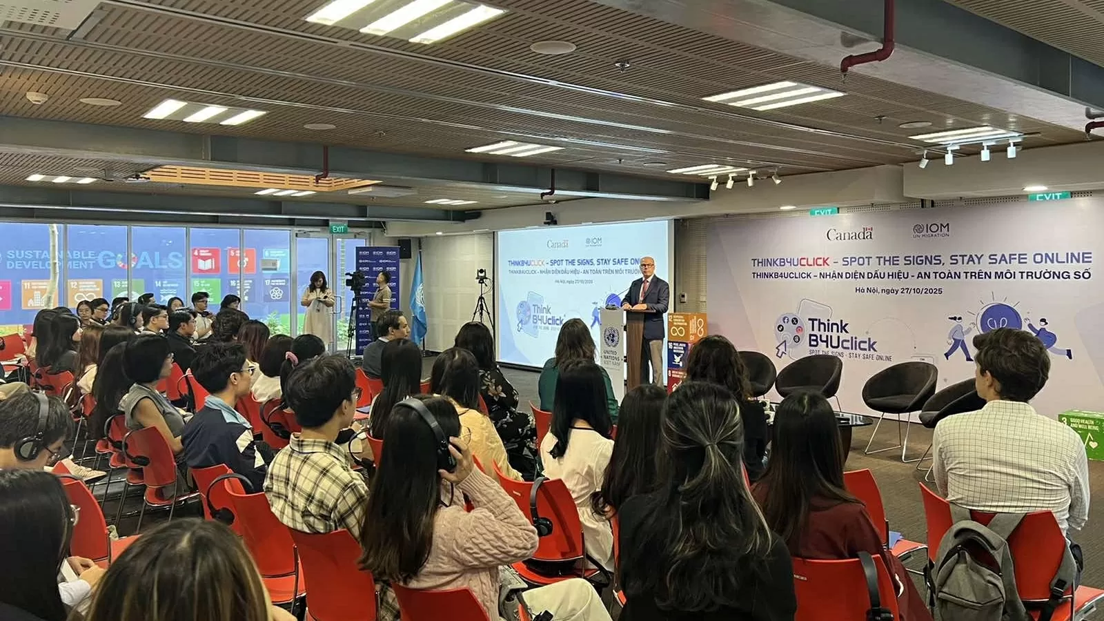 ThinkB4UClick - Training empowers Vietnamese youth with digital literacy to promote safer migration