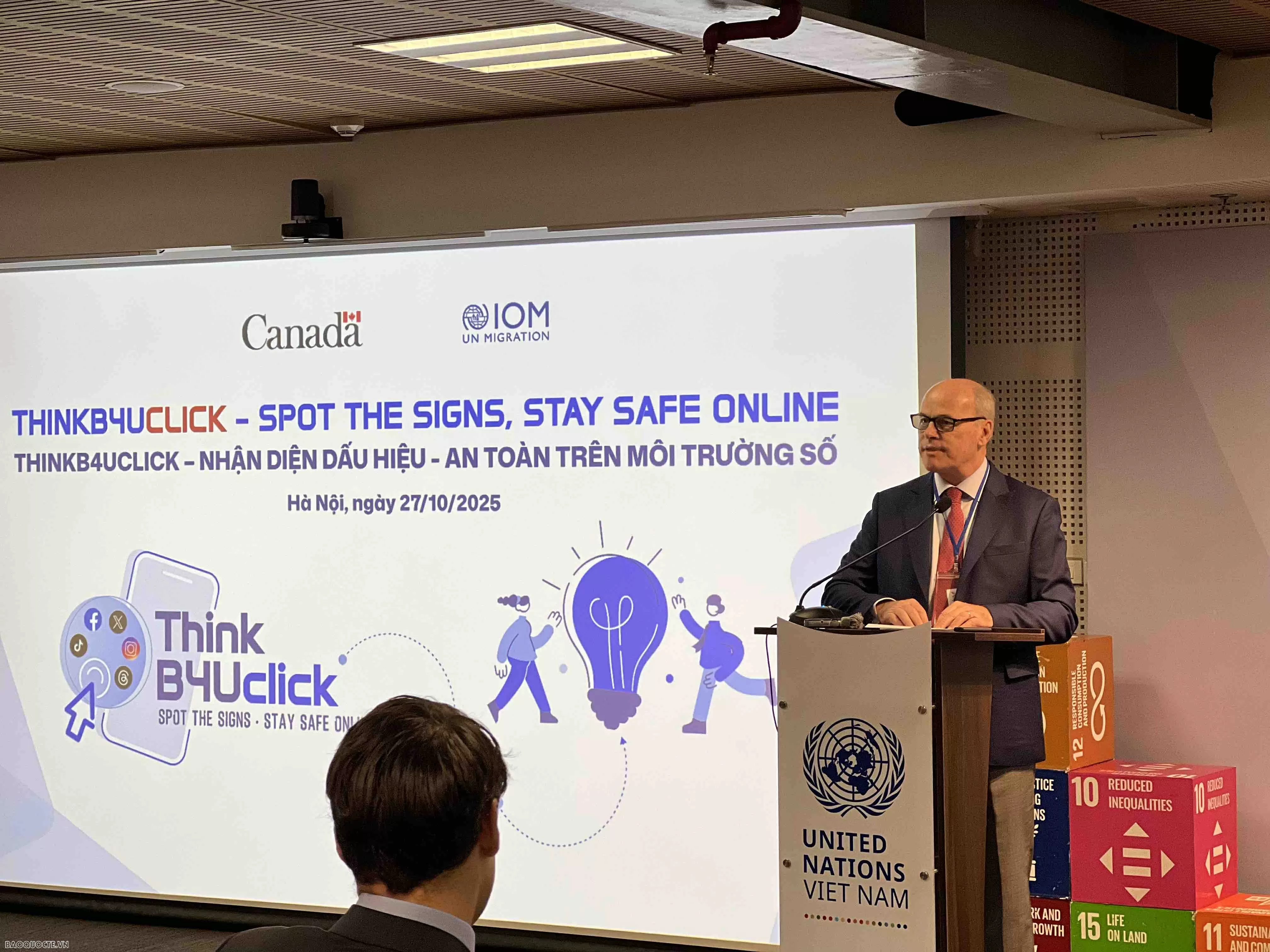 ThinkB4UClick - Training empowers Vietnamese youth with digital literacy to promote safer migration ThinkB4UClick - Training empowers Vietnamese youth with digital literacy to promote safer migration