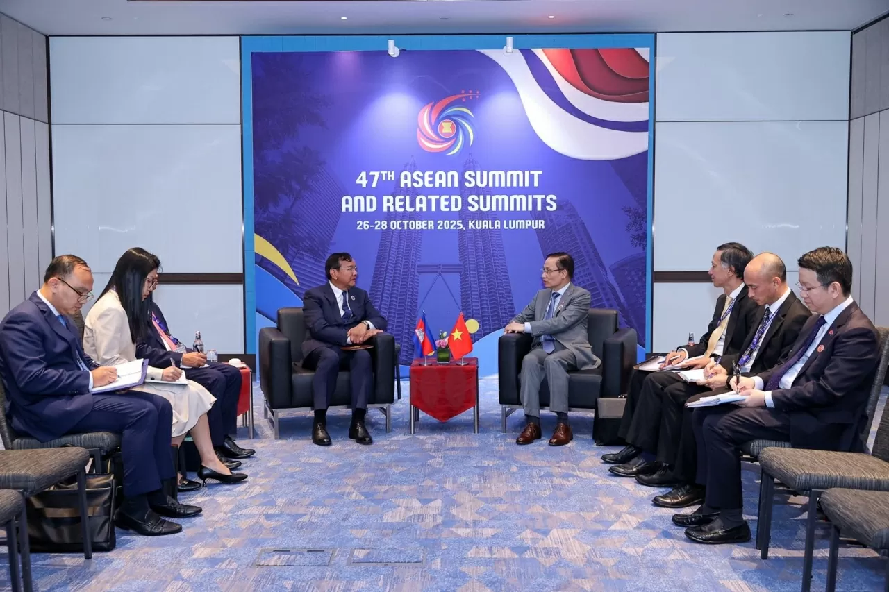 Foreign Minister Le Hoai Trung holds bilateral meetings at the 47th ASEAN Summit and Related Meetings