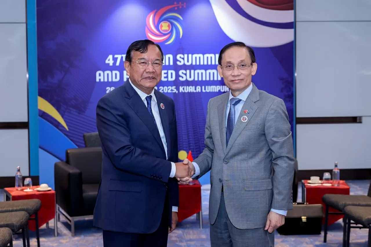 Foreign Minister Le Hoai Trung holds bilateral meetings at the 47th ASEAN Summit and Related Meetings