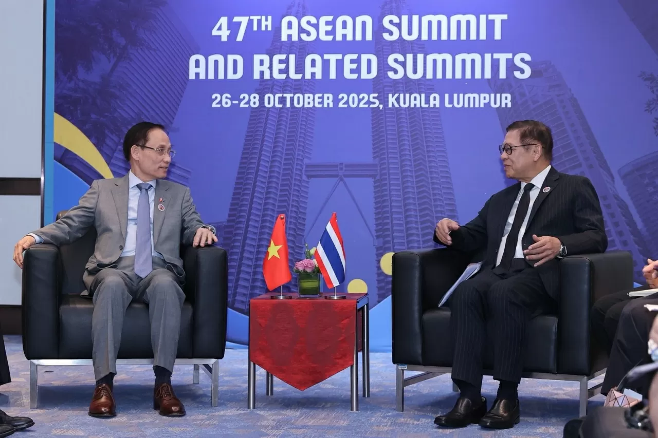Foreign Minister Le Hoai Trung holds bilateral meetings at the 47th ASEAN Summit and Related Meetings