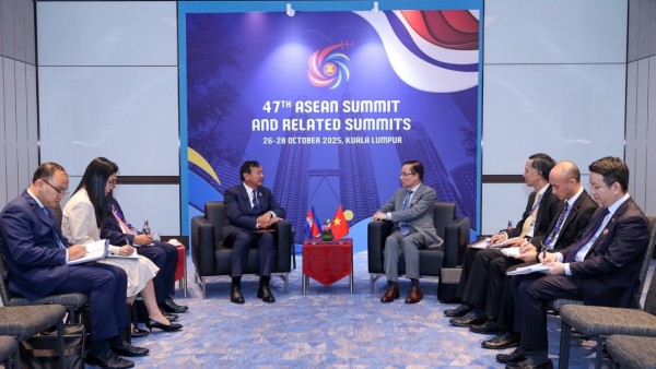 Foreign Minister Le Hoai Trung holds bilateral meetings at the 47th ASEAN Summit and Related Meetings