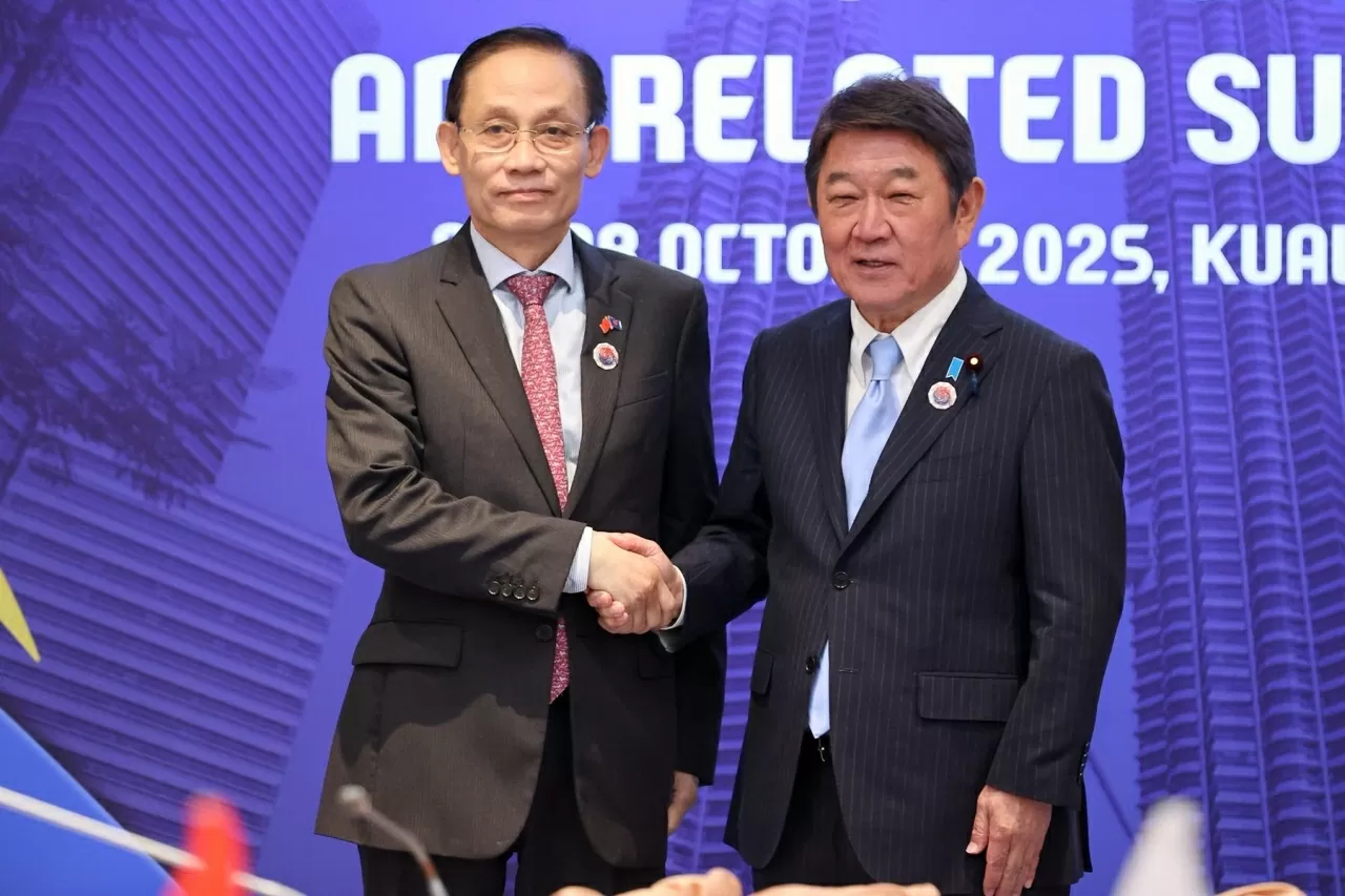 Foreign Minister Le Hoai Trung holds bilateral meetings at the 47th ASEAN Summit and Related Meetings