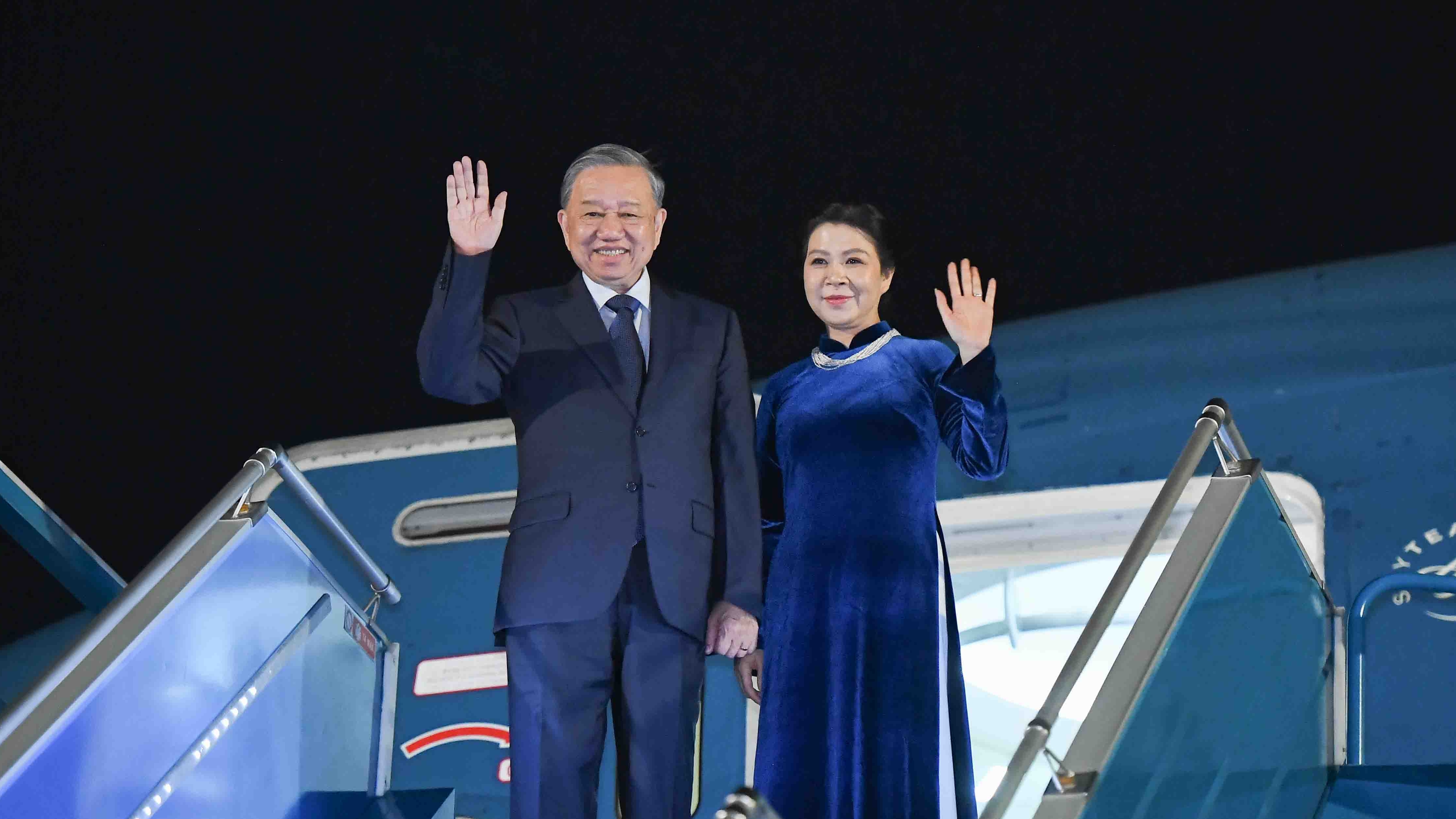 General Secretary To Lam and spouse leave Hanoi for official visit to the UK