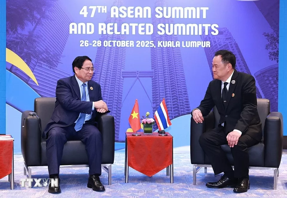 47th ASEAN Summit: Prime Minister Pham Minh Chinh meets Thai Prime Minister Anutin Charnvirakul