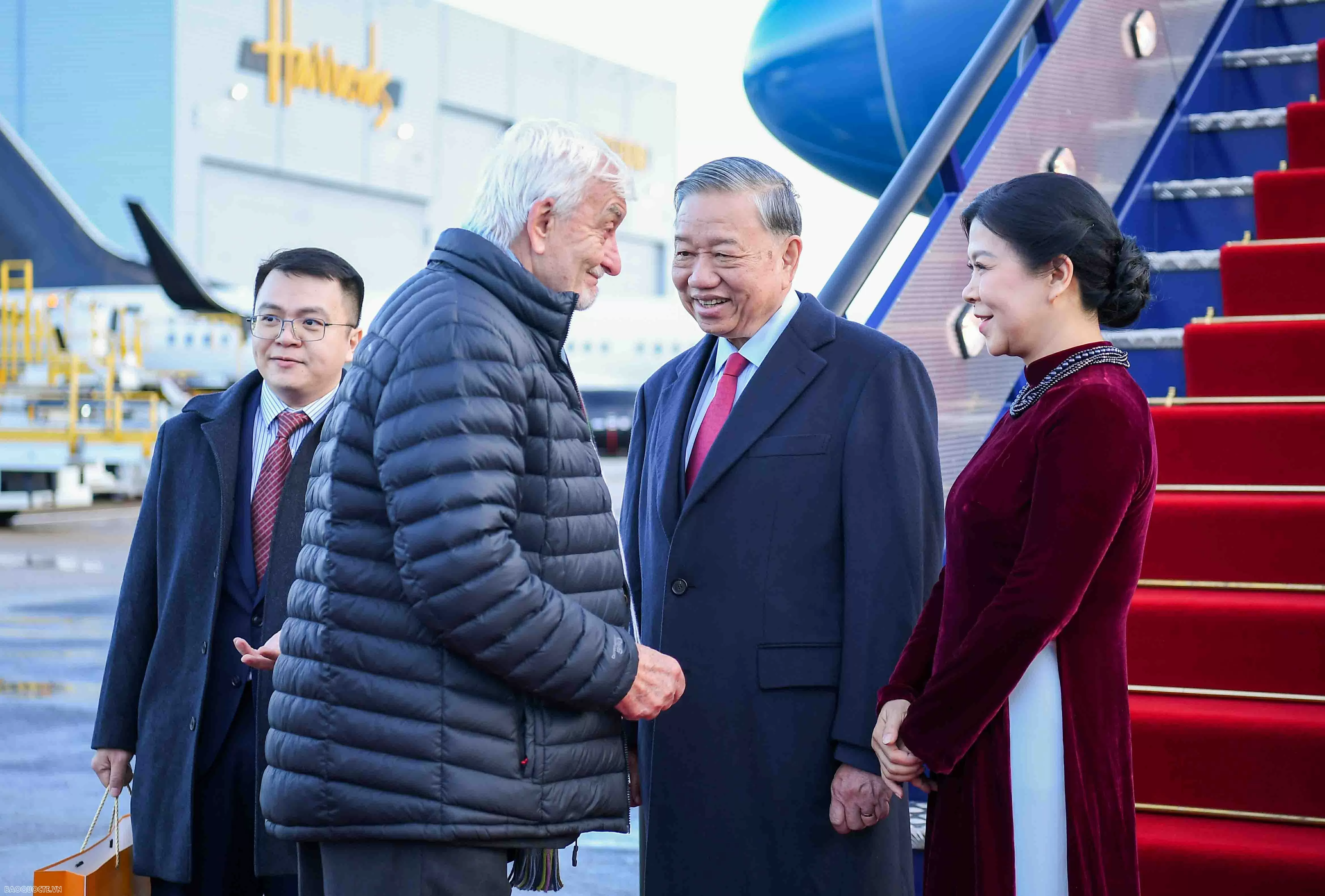 General Secretary To Lam and spouse arrive in London, beginning official visit to the UK