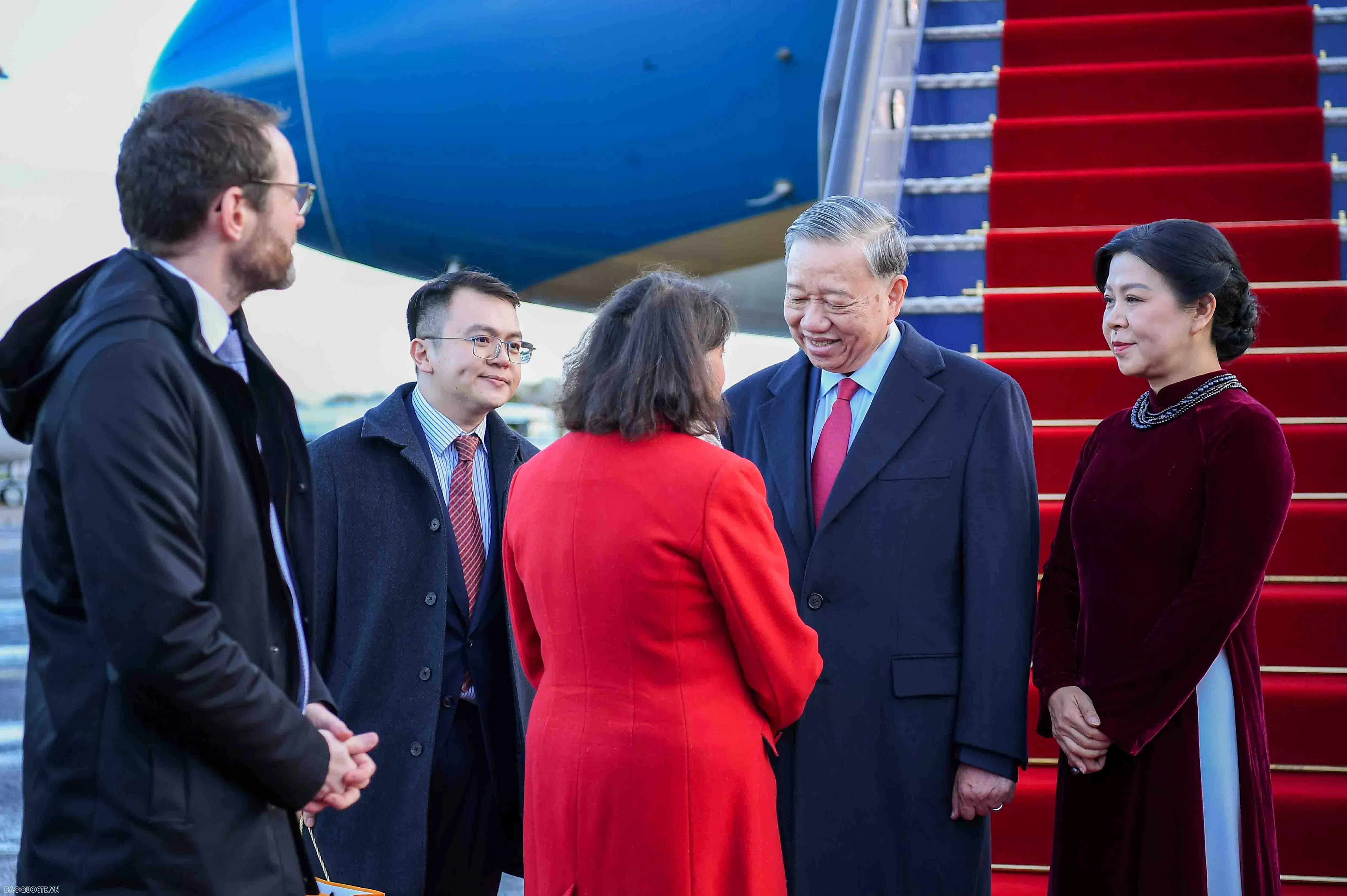 General Secretary To Lam and spouse arrive in London, beginning official visit to the UK