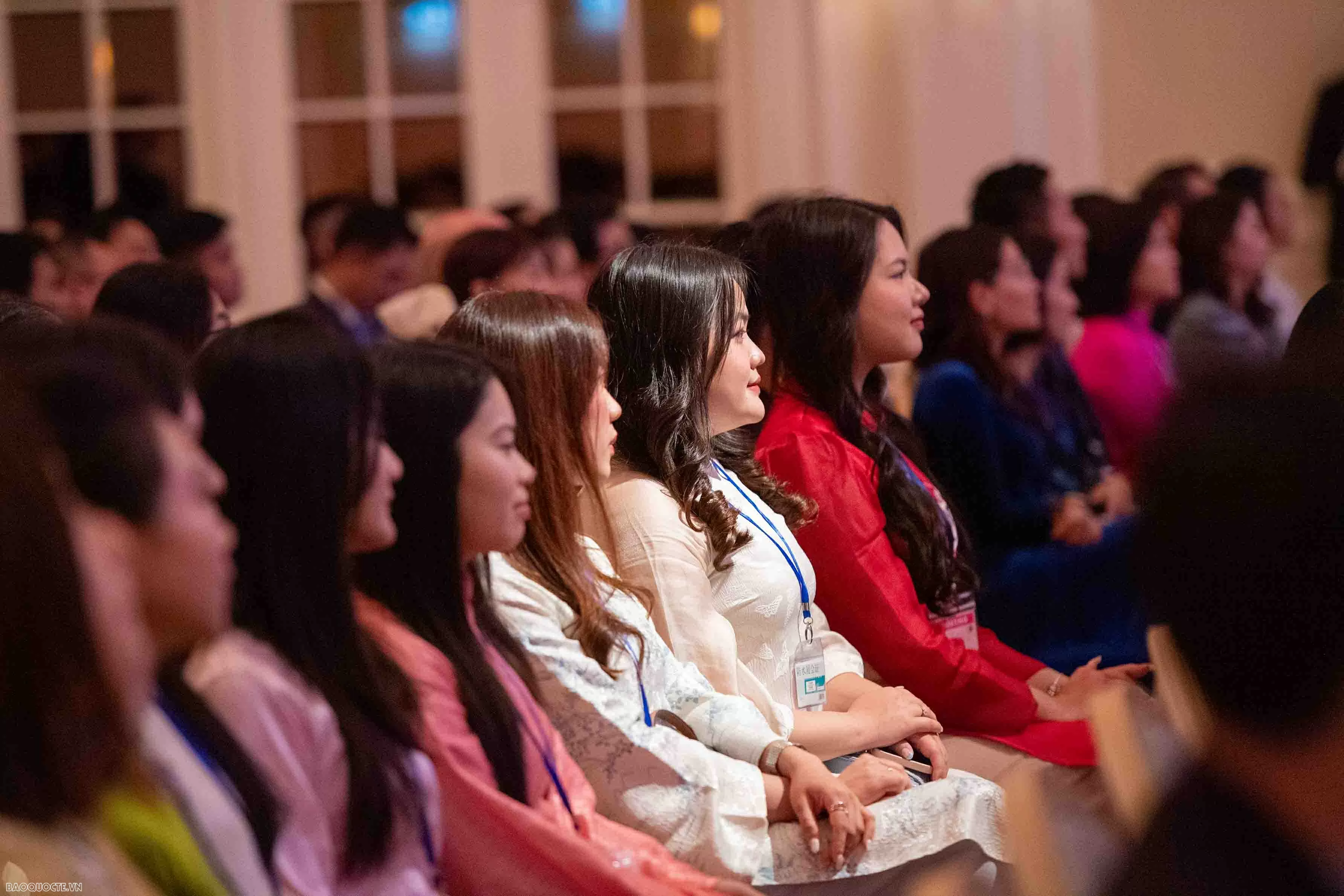 General Secretary To Lam meets Embassy staff and Vietnamese community in the United Kingdom