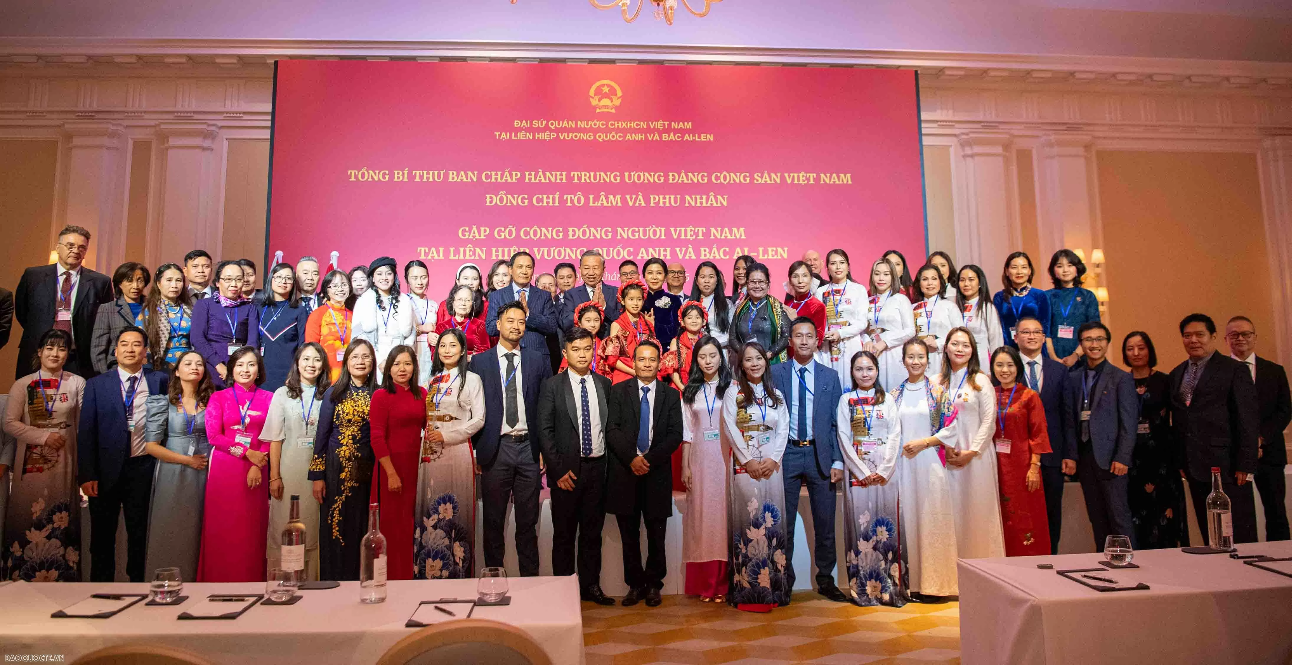 General Secretary To Lam meets Embassy staff and Vietnamese community in the United Kingdom