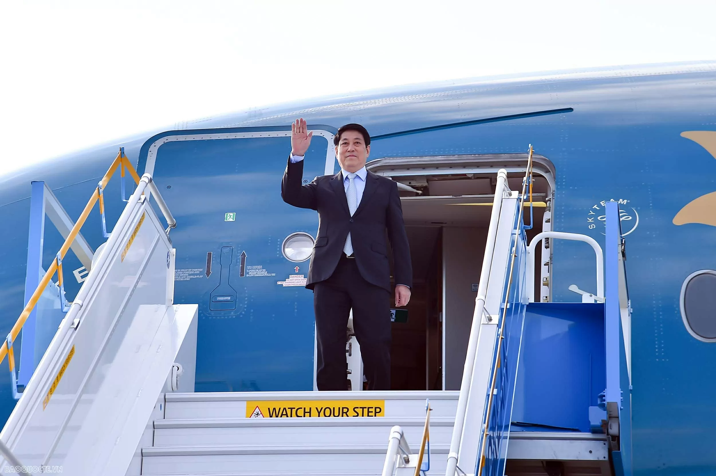 President Luong Cuong arrives in Busan to attend APEC Economic Leaders' Week in RoK President Luong Cuong arrives in Busan to attend APEC Economic Leaders' Week in RoK