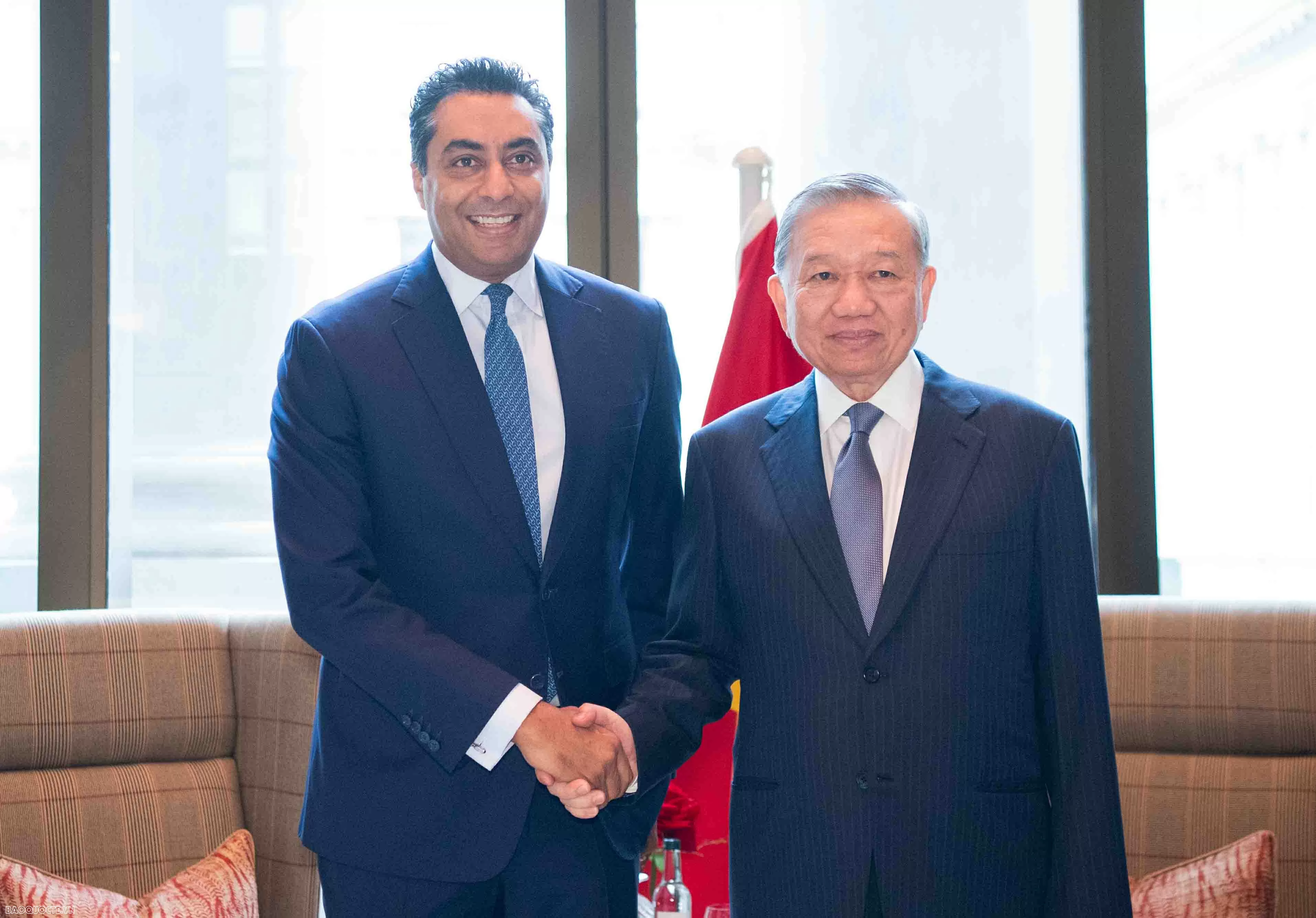Party chief To Lam receives leading UK corporations, urges Rolls-Royce to expedite the establishment of an engine maintenance centre in Vietnam