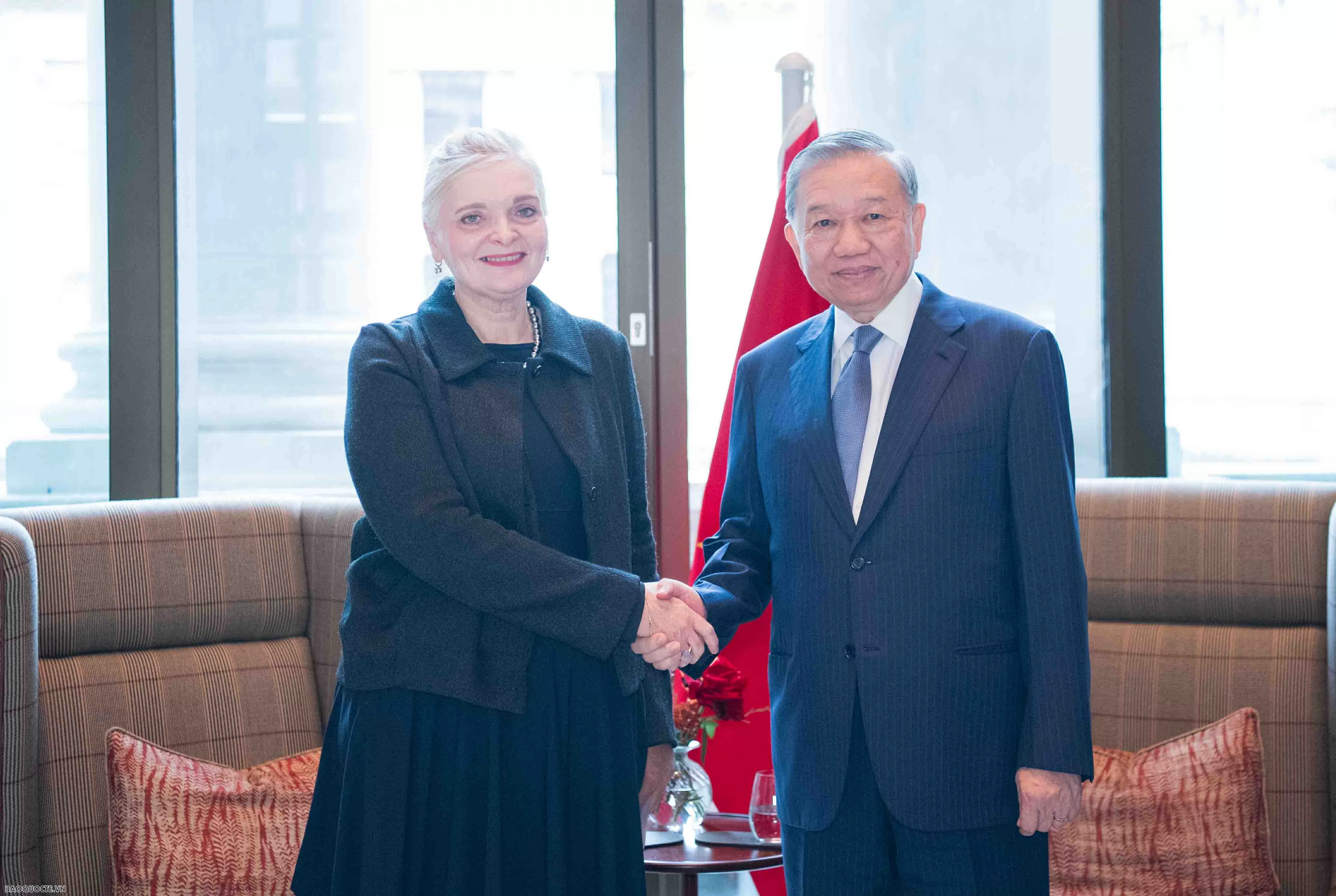 Party chief To Lam receives leading UK corporations, urges Rolls-Royce to expedite the establishment of an engine maintenance centre in Vietnam