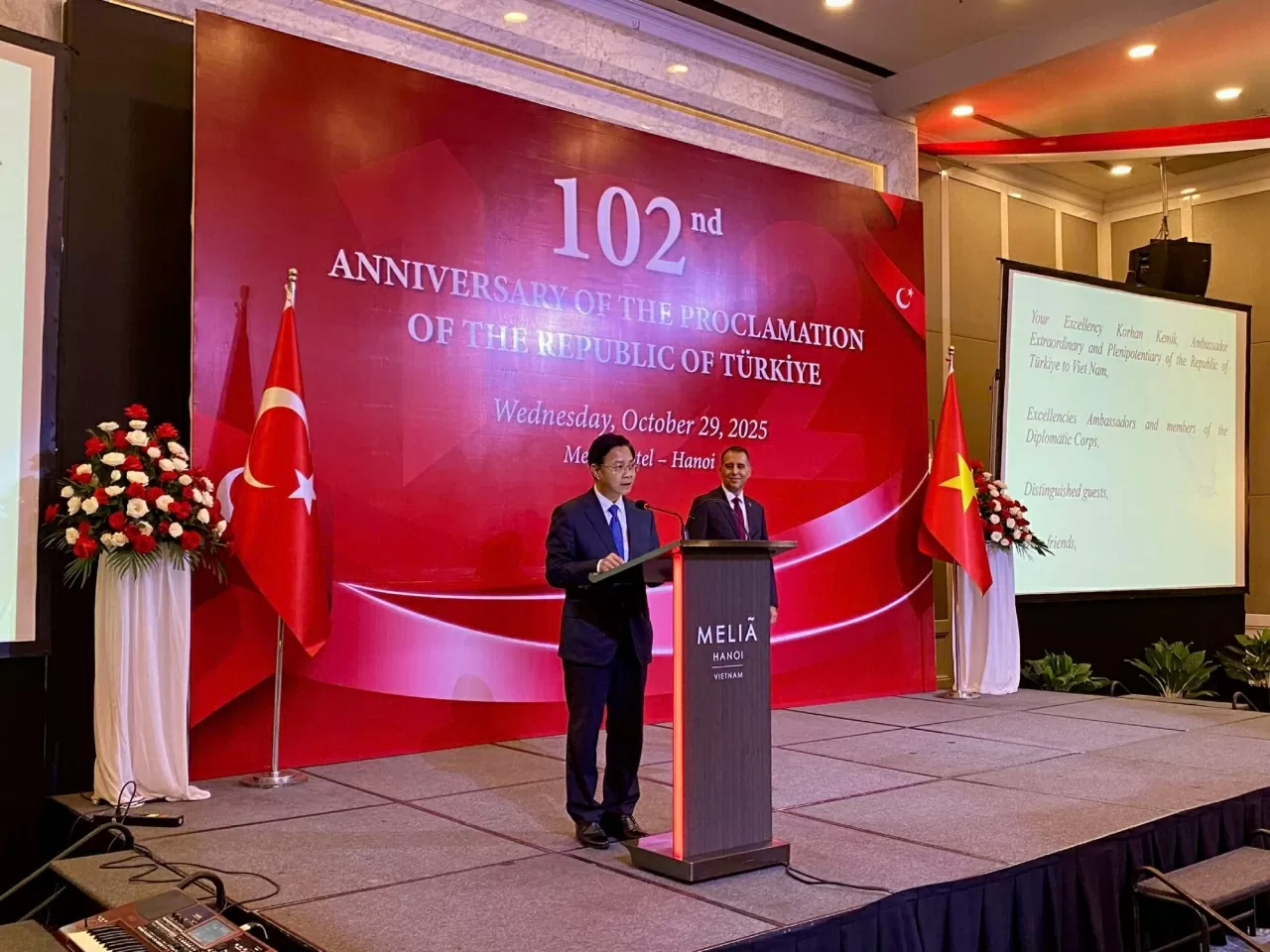 Vietnam - Turkey: A model of cooperation between two nations sharing a vision for peace and prosperity Vietnam - Turkey: A model of cooperation between two nations sharing a vision for peace and prosperity