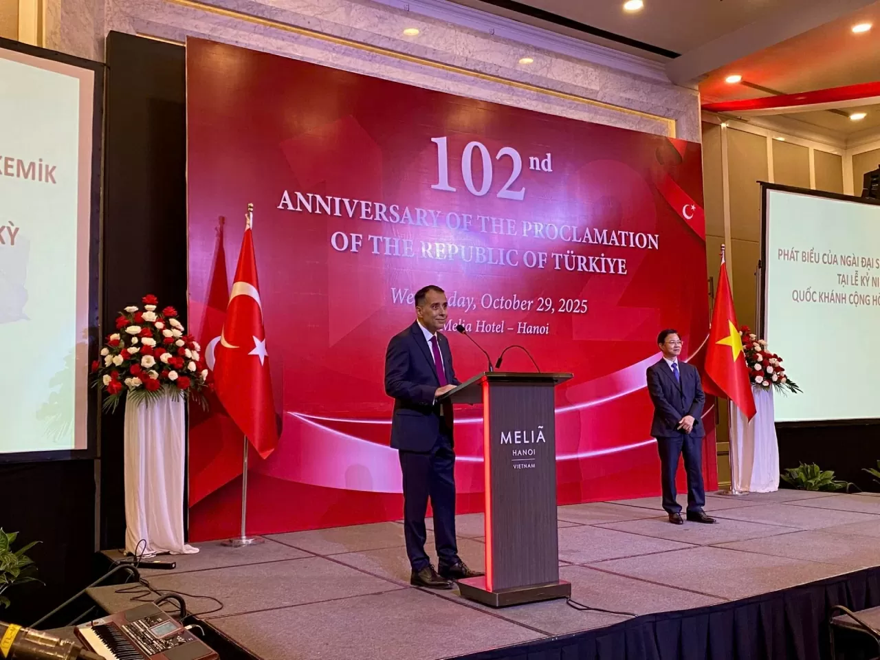 Vietnam - Turkey: A model of cooperation between two nations sharing a vision for peace and prosperity Vietnam - Turkey: A model of cooperation between two nations sharing a vision for peace and prosperity