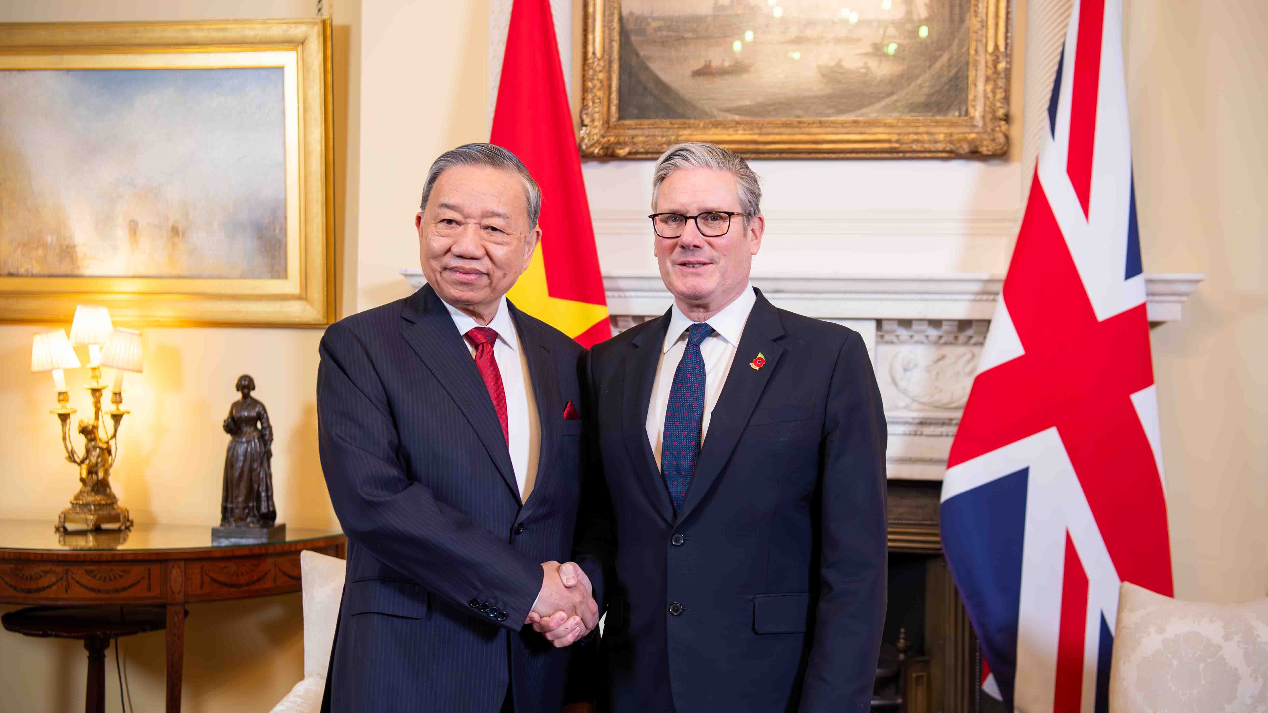 Vietnam-UK adopt Joint Declaration on elevation of bilateral ties to comprehensive strategic partnership