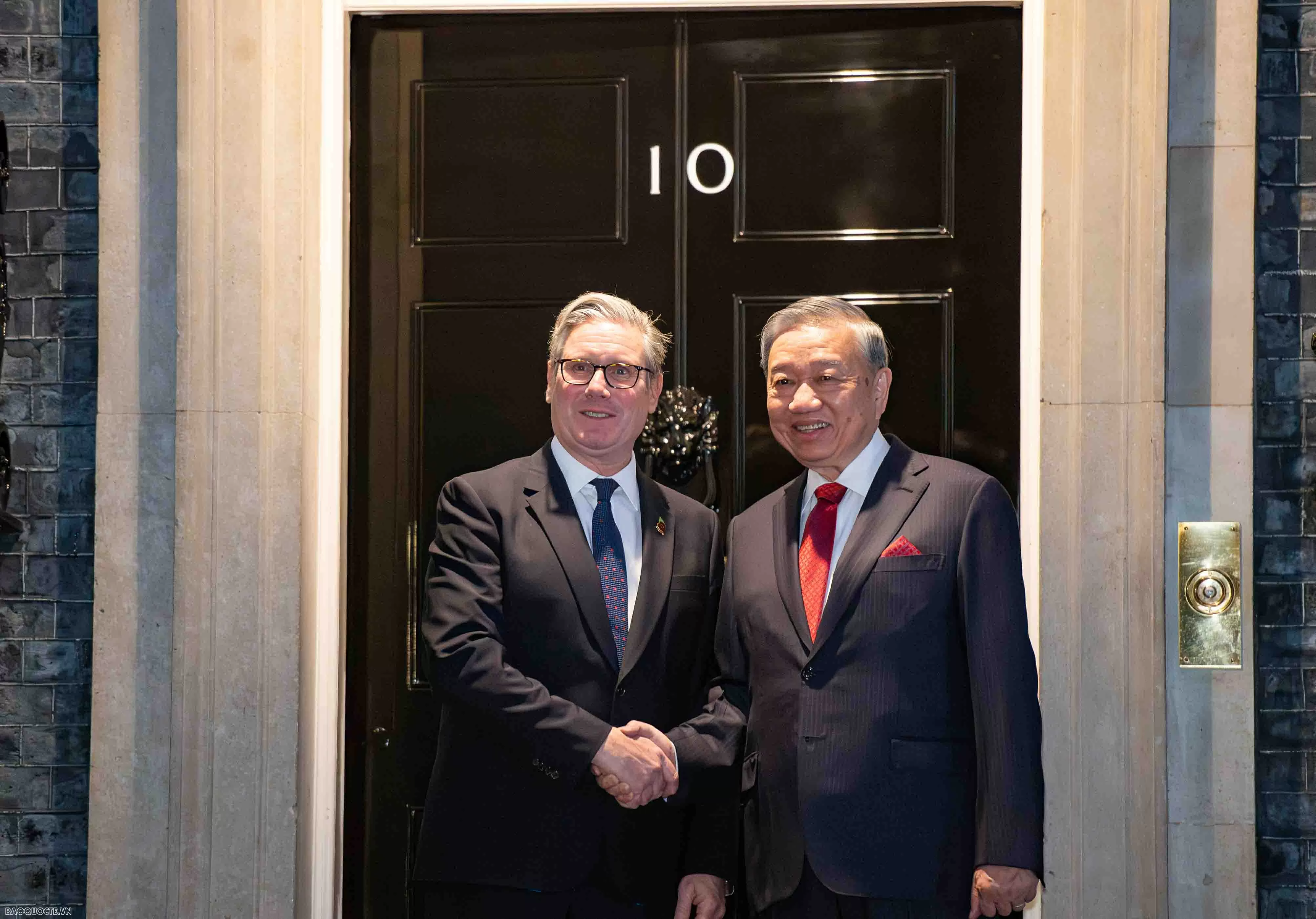 UK Prime Minister Keir Starmer welcomes and holds talks with General Secretary To Lam