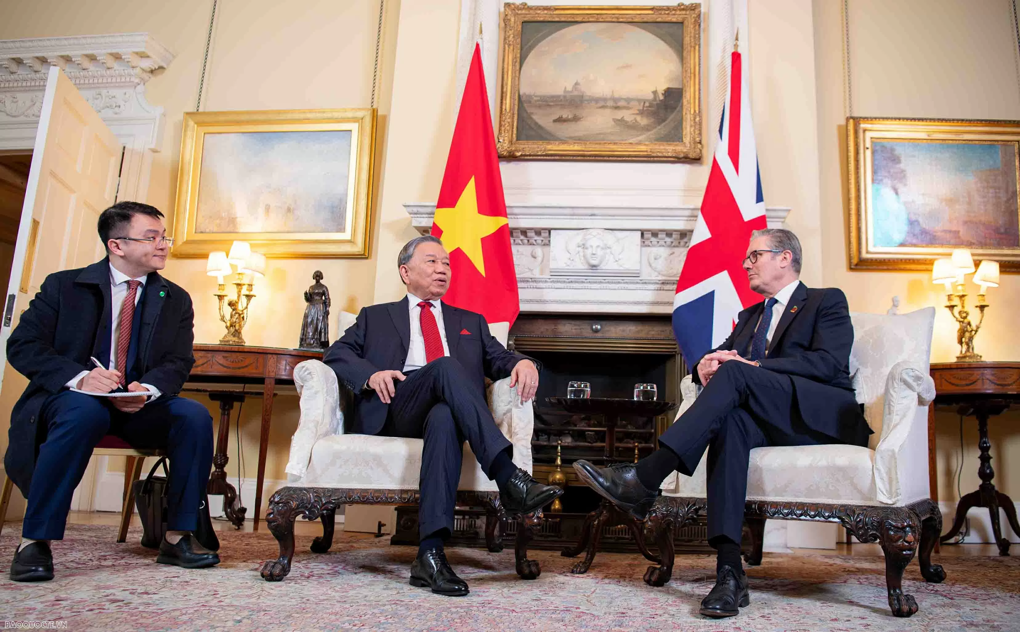 UK Prime Minister Keir Starmer welcomes and holds talks with General Secretary To Lam
