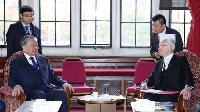 General Secretary To Lam meets Speaker of UK House of Lords John McFall