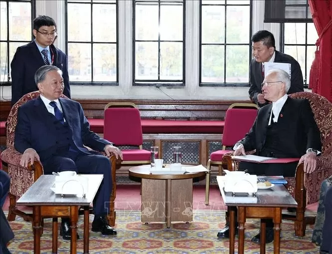 Foreign Minister Le Hoai Trung highlights five key achievements and four important directions for Vietnam-UK relations