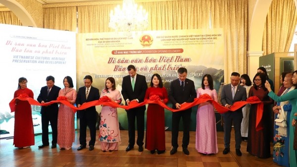 Exhibition 'Vietnamese Cultural Heritage - Preservation and Development': Vietnamese unique values in the heart of Europe