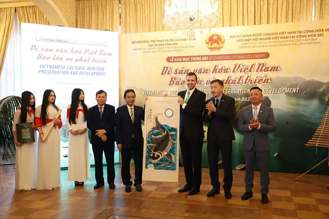 Exhibition 'Vietnamese Cultural Heritage - Preservation and Development': Vietnamese unique values in the heart of Europe