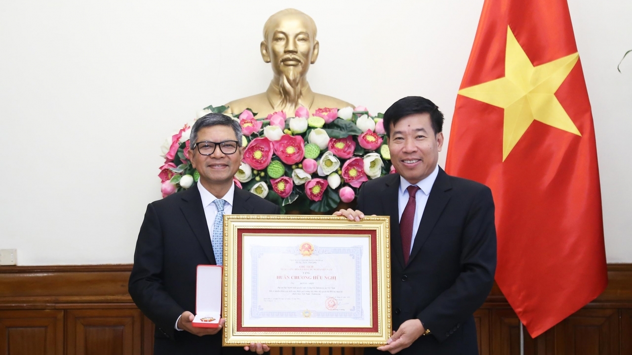 Deputy Foreign Minister presents Friendship Order to Indonesian Ambassador Denny Abdi