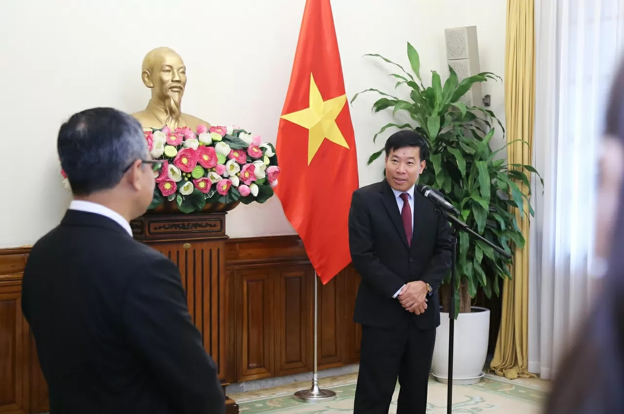 Deputy Foreign Minister presents Friendship Order to Indonesian Ambassador Denny Abdi