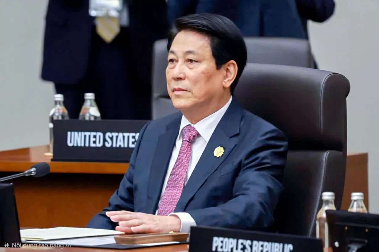President Luong Cuong attends 2nd plenary session of the 32nd APEC Economic Leaders' Meeting President Luong Cuong attends 2nd plenary session of the 32nd APEC Economic Leaders' Meeting