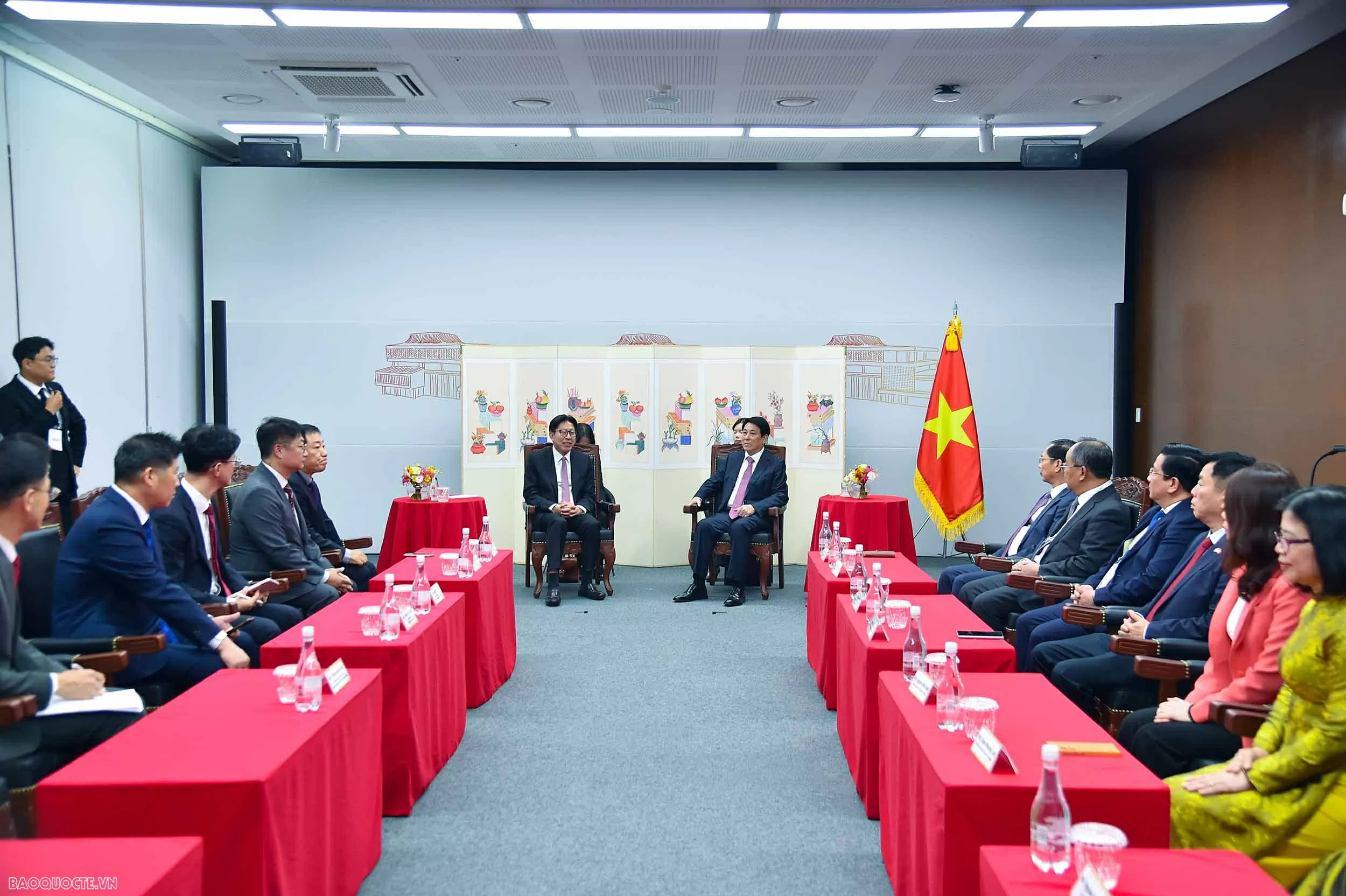 President Luong Cuong meets Mayor of Busan city Park Heong Joon President Luong Cuong meets Mayor of Busan city Park Heong Joon