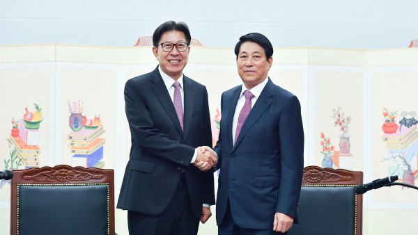 President Luong Cuong meets Mayor of Busan city Park Heong Joon