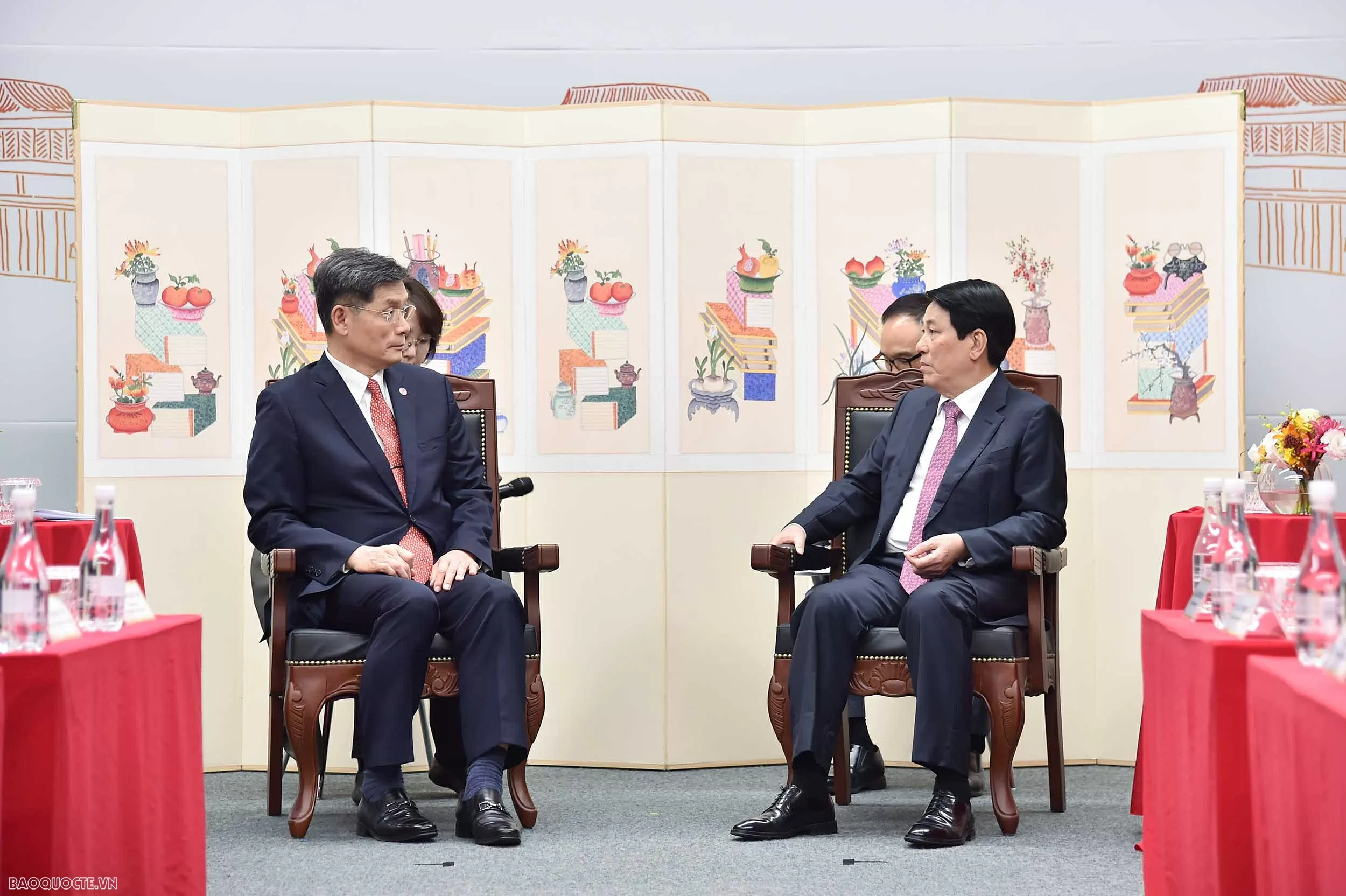 President Luong Cuong meets with Chairman of Korea Foundation for International Exchange, Witnesses Cultural Cooperation Document Exchange