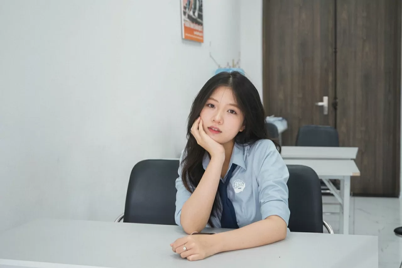 Diplomatic student makes a remarkable impression at Miss Vietnamese Student 2025